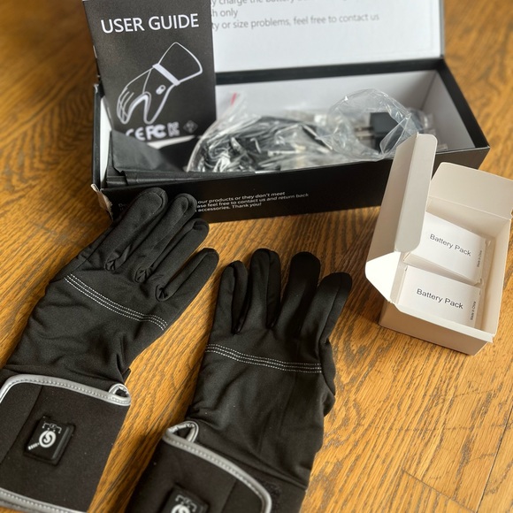 Intelligent Heating Black Heated Superior Gloves - Picture 4 of 9